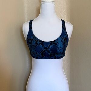 Lululemon Women Free to Be Wild Bra Mini Ziggy Blue Snakeskin Pipe Dream Size 8